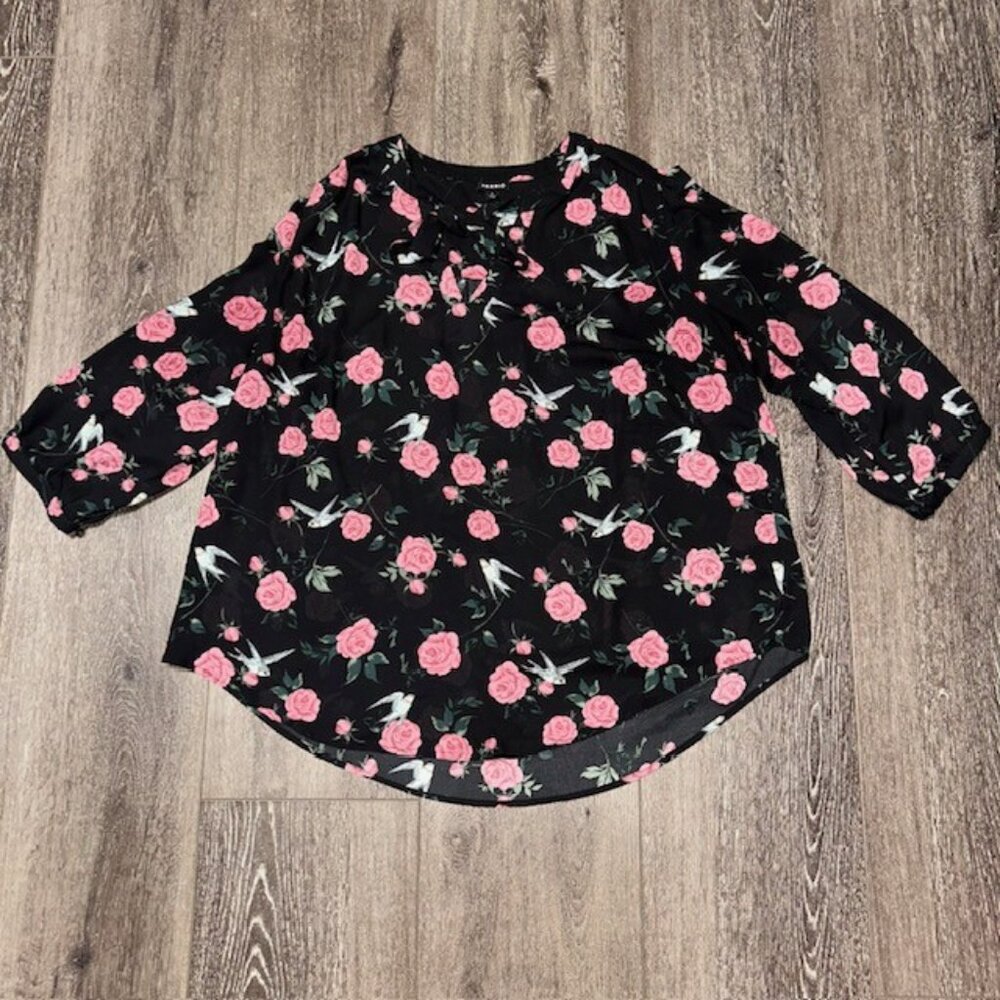Torrid Size 1 Black lightweight Blouse XL 1XL Roses  and Sparrow 3/4 Sleeve